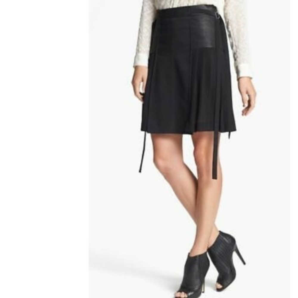 𝅺Rebecca Taylor skirt pleated with leather paneling